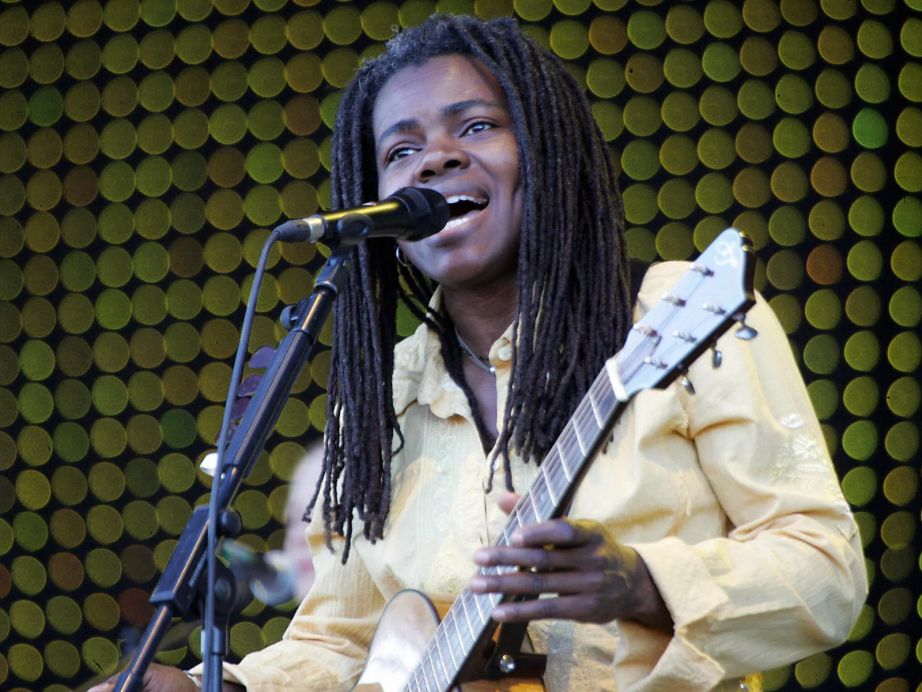 Singer-songwriter Tracy Chapman performs