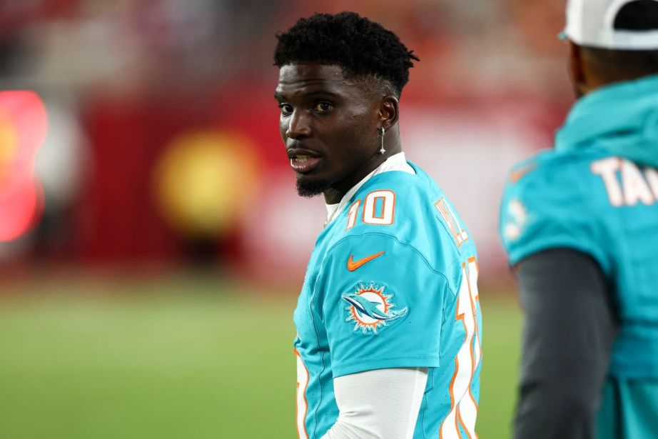 Police Officer Involved in Detainment of Tyreek Hill Placed on Administrated Leave Pending Internal Investigation - Kevin Sabitus/Getty Images via Us Weekly